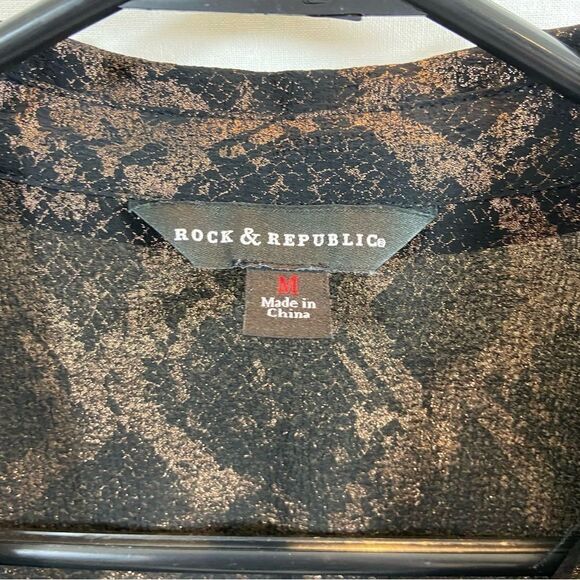 Ladies Rock & Republic brand Sheer Copper and Black Snakeprint Blouse Medium - Picture 11 of 13